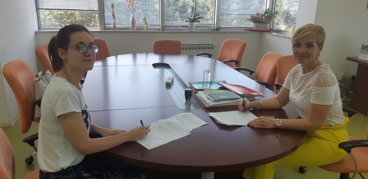 IMG-7a5ef577959de1f57dbfff992c0b555e-V